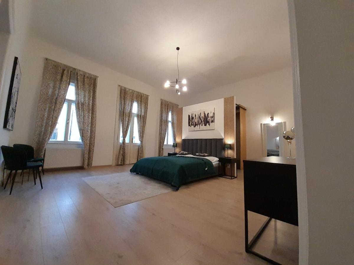 Entrez Apartment 3 - Historical Centre Košice Extérieur photo