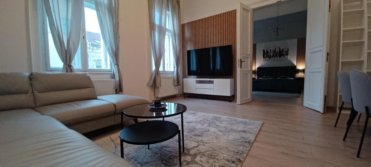 Entrez Apartment 3 - Historical Centre Košice Extérieur photo