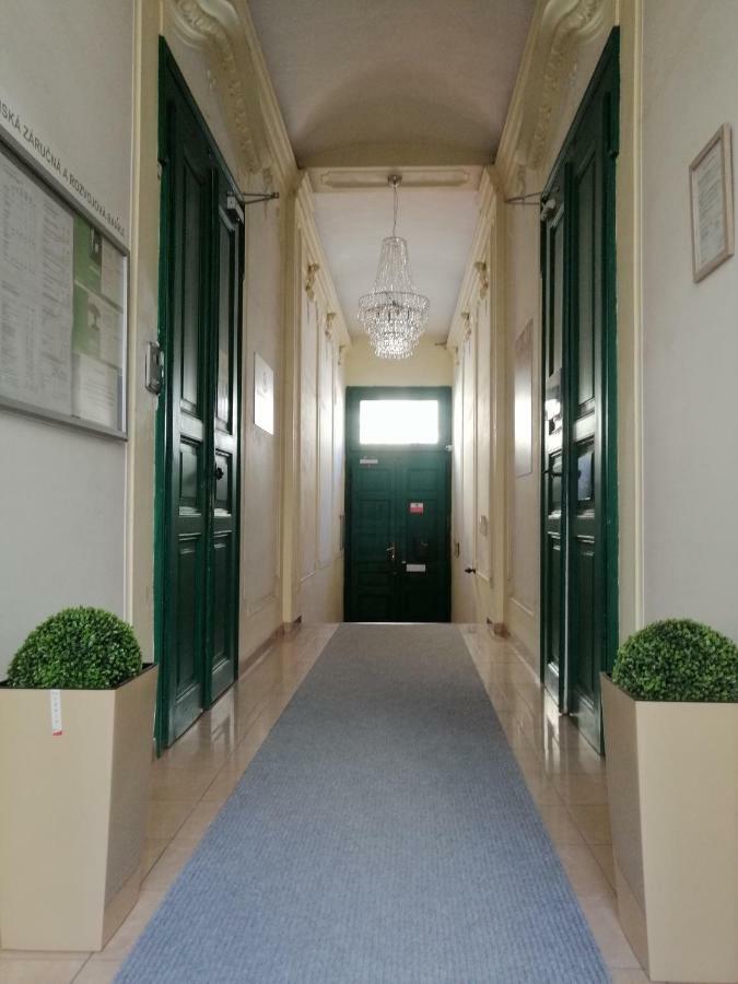Entrez Apartment 3 - Historical Centre Košice Extérieur photo