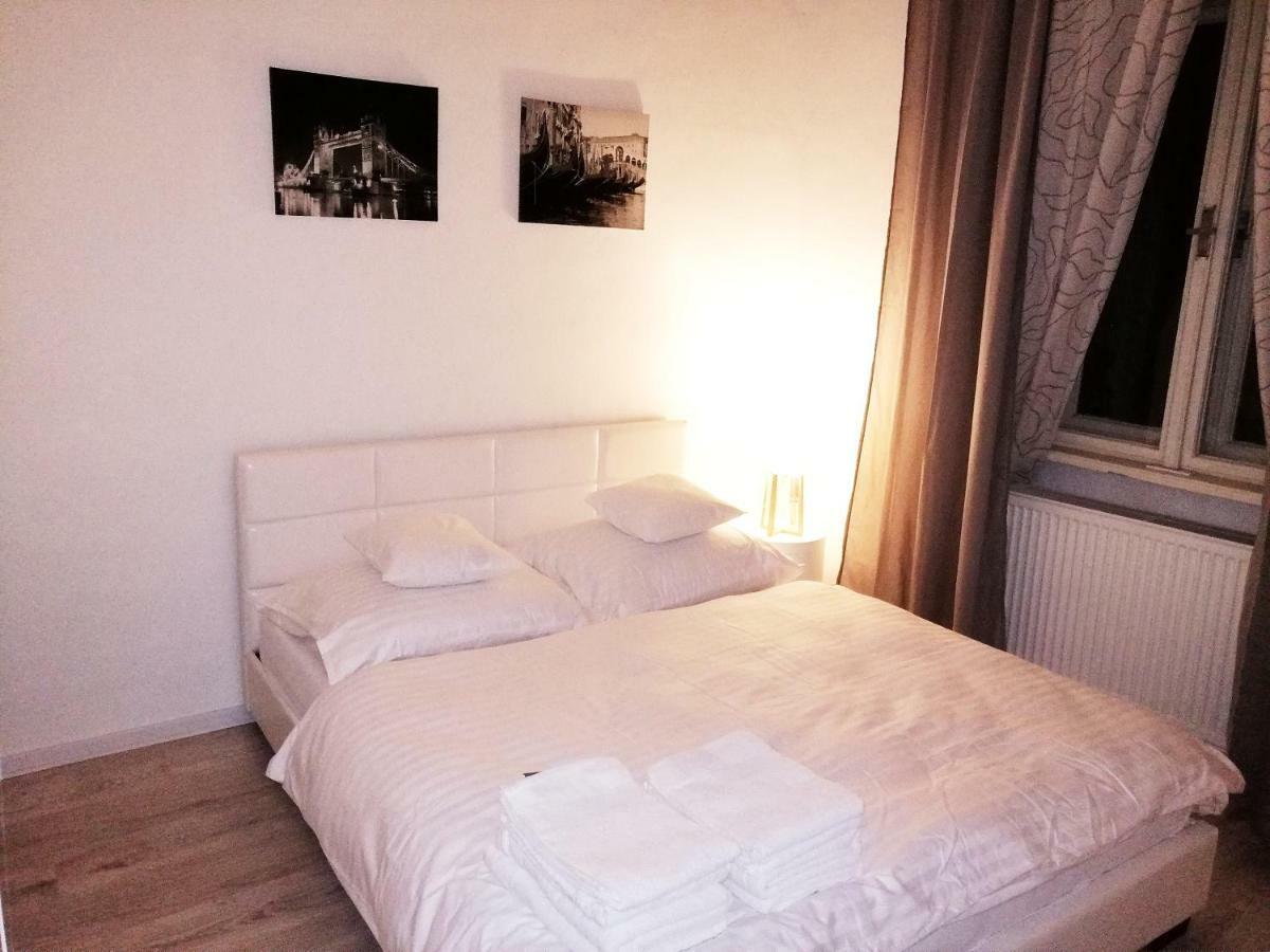 Entrez Apartment 3 - Historical Centre Košice Extérieur photo