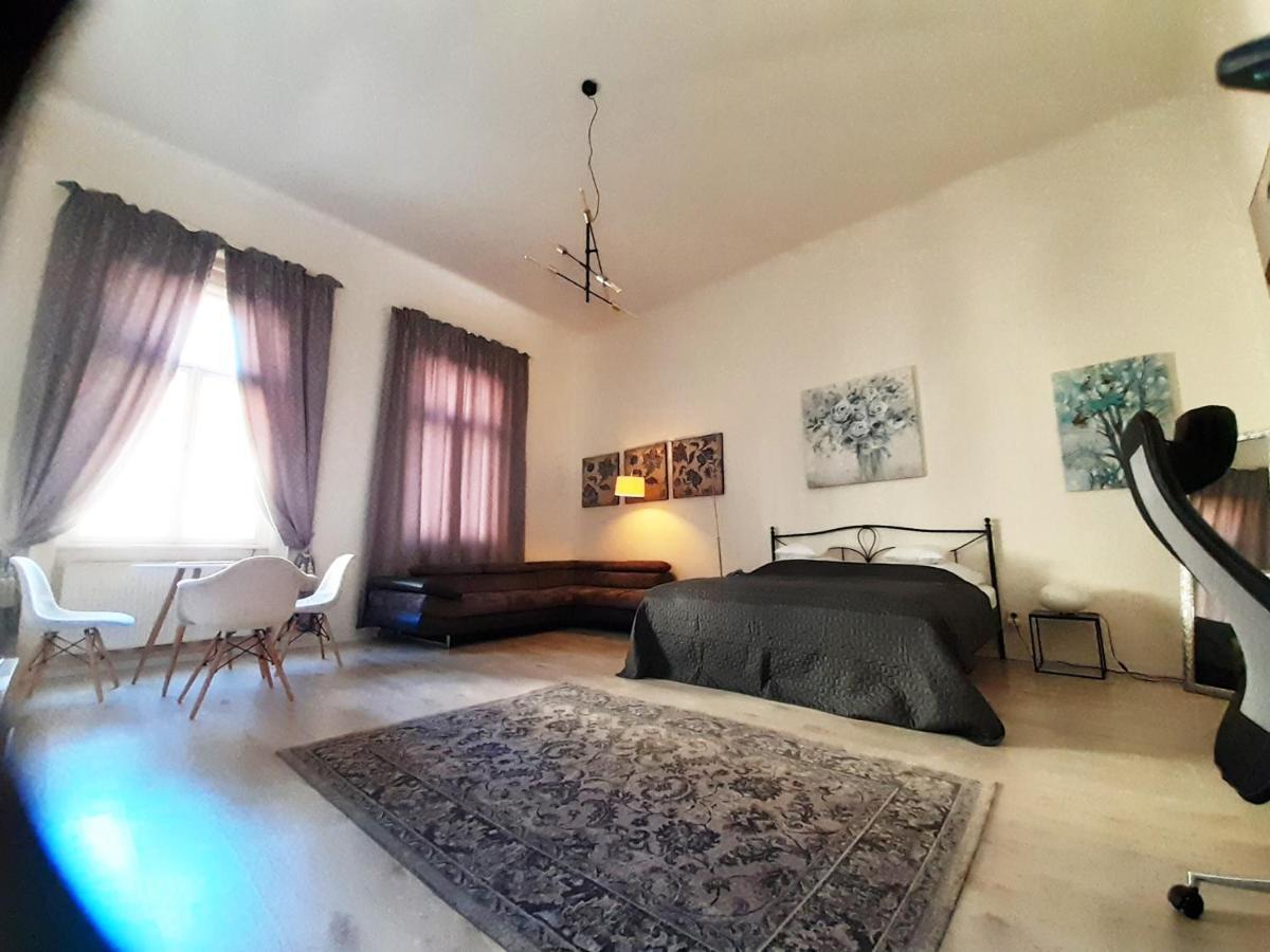 Entrez Apartment 3 - Historical Centre Košice Extérieur photo